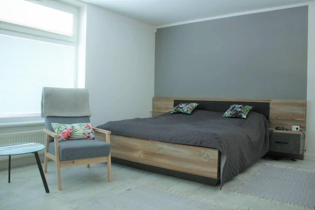 Ferienwohnung Apartman - Dlhe Diely Pressburg Exterior foto